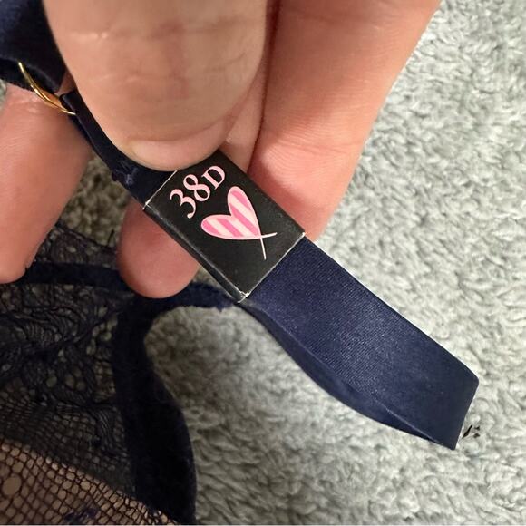 Victoria's Secret Blue Lace Push Up Bra NEW Size 38D - Picture 6 of 6